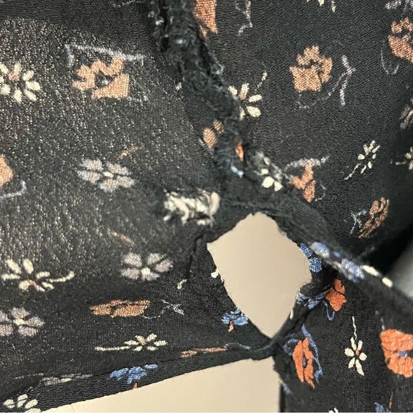 Madewell Wrap-Front Romper in Prairie Posies 4 - Picture 6 of 10